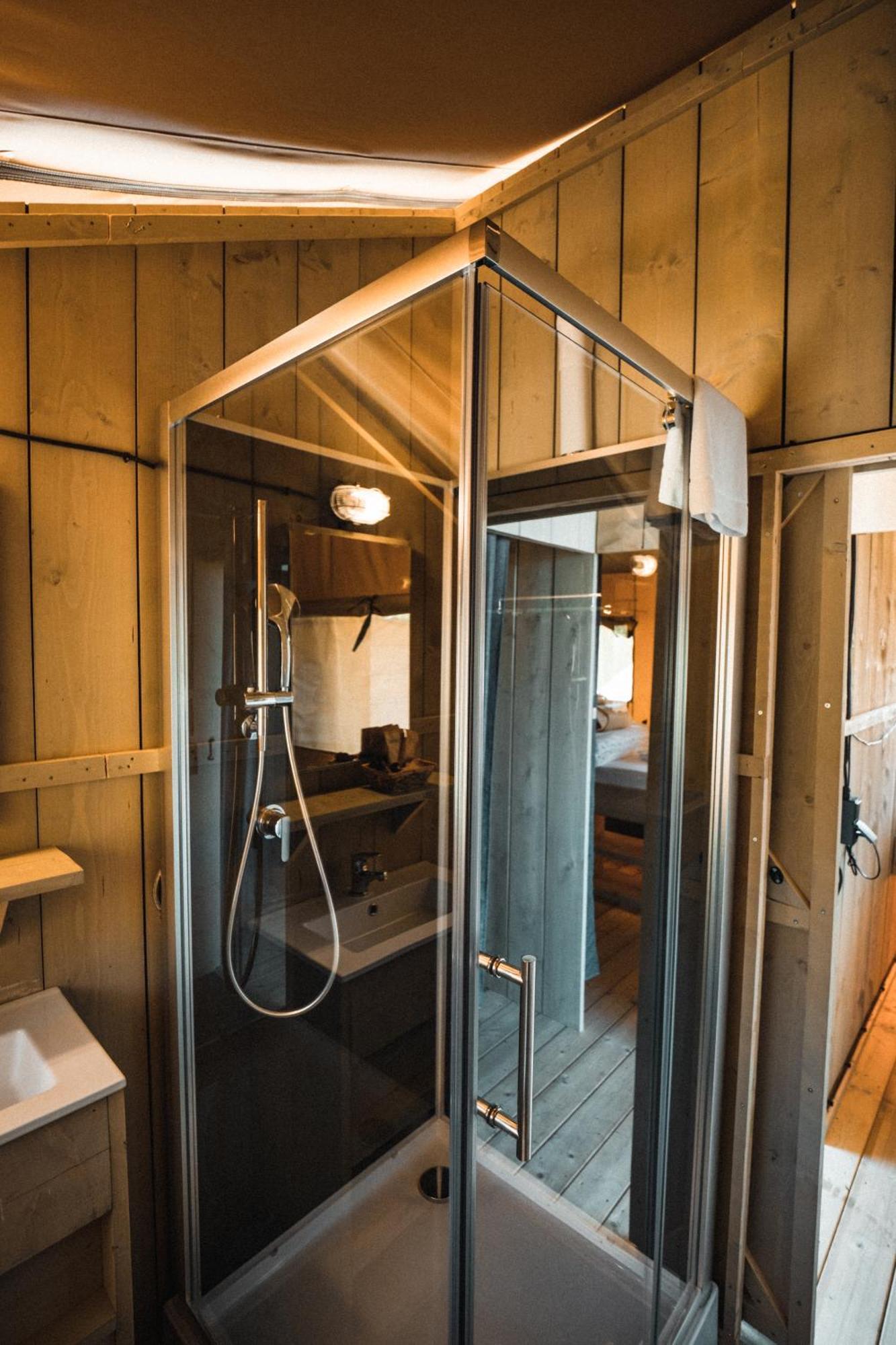 Glamping Le Tegole Hotell Riparbella Eksteriør bilde